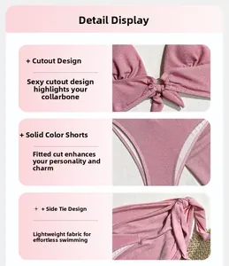 Détails du bikini rose scintillant avec design ajouré et lacets réglables sur le côté