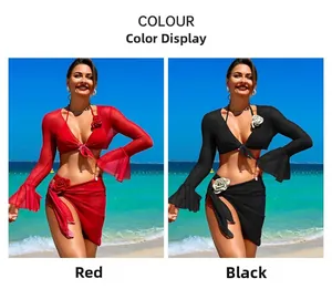 Détail d'un ensemble bikini quatre pièces avec paréo de protection solaire et jupe fleurie