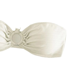 Sexy top bikini bianco con trama a spina di pesce e dettaglio ad anello centrale