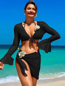 Ensemble de plage 4 pièces en résille noire avec roses 3D blanches et manches à volants