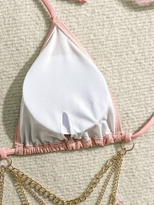 Top bikini a triangolo rosa con catene dorate e tessuto testurizzato set da 3 pezzi