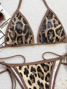 Flachbild von Leopardenprint-Pailletten-Bikini-Set mit Neckholder-Top und Bindehose