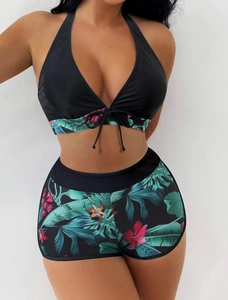 Bikini da donna a collo alto con motivi floreali tropicali e pantaloncini a vita alta