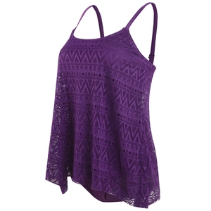 Détails du haut de bikini en dentelle crochet violet foncé avec motifs géométriques