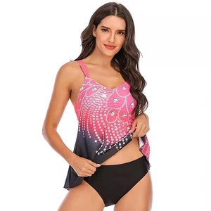 Two-piece gradient plus size tankini set with rhinestone pattern and black bottom