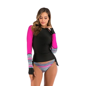 Détails de l'ensemble de protection solaire avec buste noir et manches à motifs ethniques