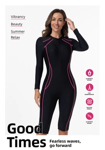 Détail du maillot de bain manches longues avec surpiqûres roses et fermeture éclair