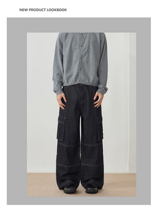 Men's American retro dark denim cargo pants featuring large side pockets and loose fit