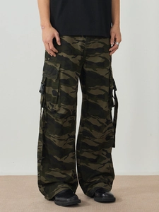 Men's American streetwear camo cargo pants with multi-pockets and functional straps