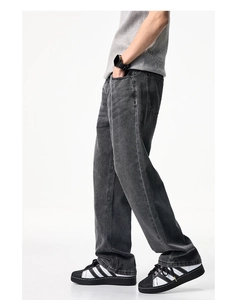 Vue détaillée du pantalon en jean Lyocell gris foncé pour homme, effet délavé vintage
