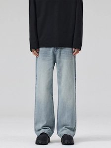Jean droit homme bleu clair délavé style vintage ample et décontracté mode urbaine chic