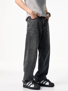 Jeans homme en denim lyocell coupe droite et ample gris foncé avec délavage vintage