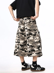 Men's camouflage cargo shorts with street style star and checkerboard patterns