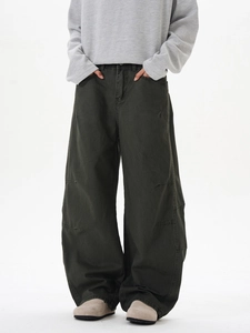 Vue détaillée du pantalon incurvé rétro américain décontracté en vert gris foncé