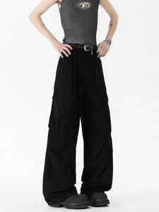 Men's vintage streetwear cargo pants with pleated wide leg and oversized utility pockets