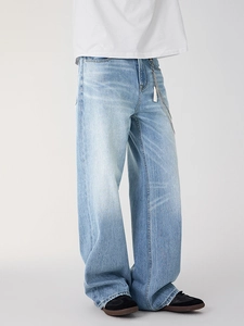 Men's light blue washed vintage straight denim jeans with decorative silver waist chain