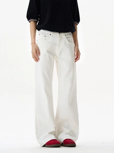 Men's high-waisted white wide-leg casual pants in relaxed straight fit style