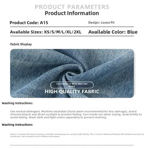 Texture détaillée du tissu d'un jean bleu ample avec informations sur le lavage