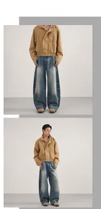 Vue détaillée d'un jean baggy délavé et d'une veste kaki courte sur un mannequin