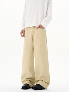 Minimale hellbeige locker sitzende gerade weite Freizeithose im Clean-Fit-Stil
