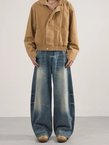 Jean large délavé vintage pour homme et veste de travail kaki au look street style