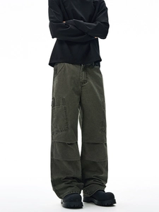Men's retro loose fit cargo pants in dark green with multi-pockets and knee stitching