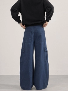 Pantalon cargo bleu foncé oversize à jambe large et multiples poches pour hommes