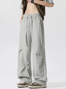 Men's ice silk quick-dry paratrooper pants in light grey, loose fit cargo style