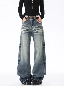 Jeans a zampa retrò lavati con effetto baffi e vita alta per un look streetwear vintage