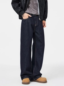 Jeans da uomo a gamba dritta ampia in denim indaco scuro con cuciture arancioni a contrasto