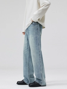 Hellblaue Herren Jeans im Wide-Leg-Schnitt mit Waschung und Distressed-Details im Vibe-Stil