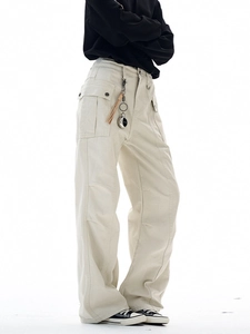 Pantaloni cargo beige stile retrò americano da uomo con tasche e portachiavi
