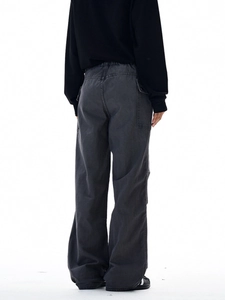 Pantaloni cargo vintage da uomo in nero lavato con gamba larga e tasche laterali