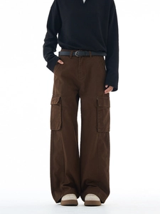 Men's retro dark brown wide-leg cargo pants with side flap pockets and relaxed fit