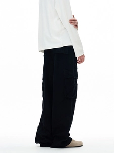 Men's loose fit black cargo pants with large side pockets and relaxed straight leg cut