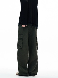 Men's American loose fit dark green multi-pocket cargo pants with straight leg design
