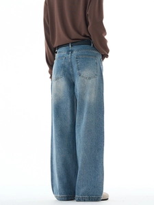 Retro wash blue loose wide leg denim jeans for men with classic back pockets and belt