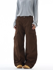 Men's retro brown wide-leg cargo pants with large side pockets and relaxed fit design