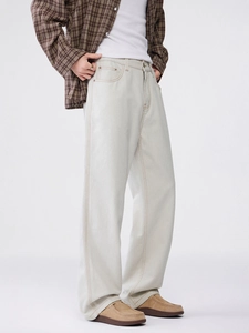 Men's loose straight-leg white denim trousers with decorative contrast stitching