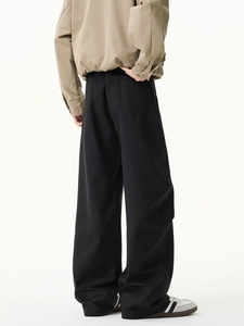 Pantalon cargo noir à jambes larges pour hommes style cleanfit avec poches arrière et drapé