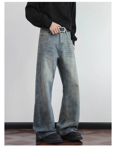 Detailansicht der Herren-Wide-Leg-Jeans mit Vintage-Waschung und lockerem Schnitt