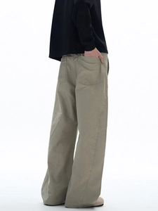 Men's khaki wide-leg utility pants with loose fit and back pocket details in cleanfit style