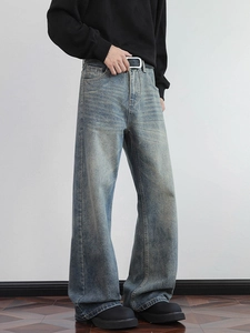 Vintage hellblaue Herrenjeans mit geradem Bein, Dirty-Wash-Effekt und Cleanfit-Stil