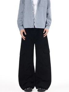 Men's retro loose-fit multi-pocket cargo pants in black streetwear style