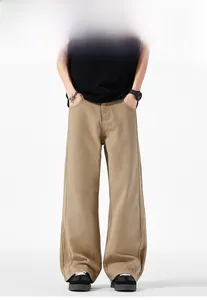 Vista frontale dei pantaloni larghi kaki da uomo in tessuto di cotone twill pregiato