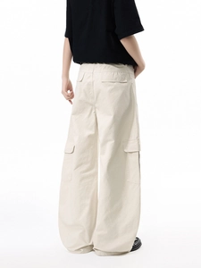 Men's American high street oversized cargo pants in khaki with multi-pocket design