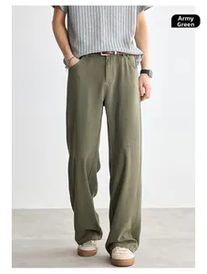 Pantaloni a gamba dritta verde militare con trama verticale e tessuto fluido di qualità