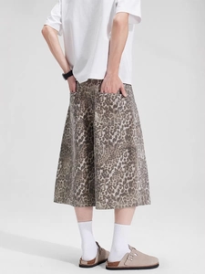 Pantaloncini di jeans da uomo con stampa leopardata vintage e gamba larga stile high street