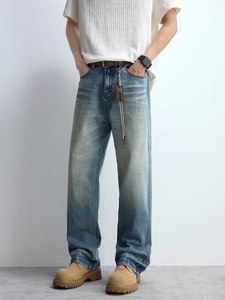 Men's retro washed blue straight-leg jeans with cleanfit whiskering and brown belt