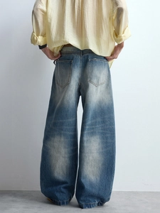 Men's retro washed baggy jeans with curved silhouette and back pocket detail